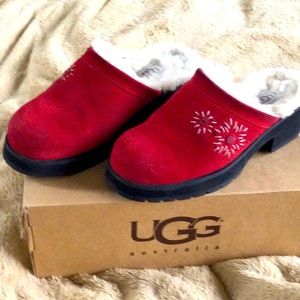 UGG clogs, excellent condition